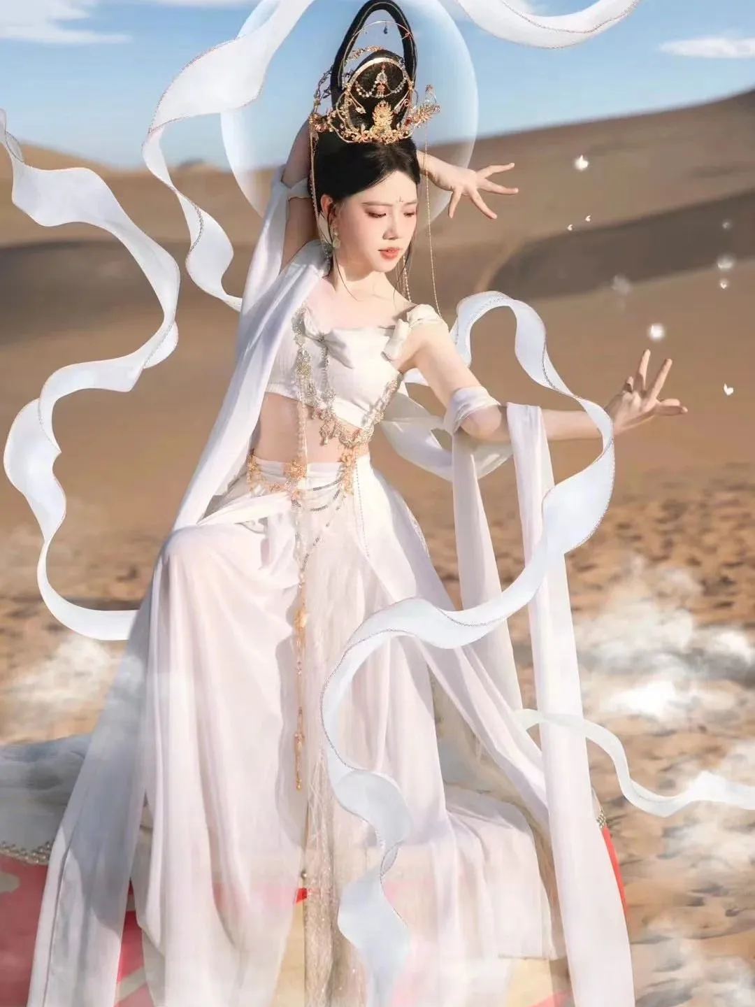 Dunhuang Feitian Hanfu Clothing Travel Photography Princess Photo Western Regions Clothing Exotic White Desert Super Immortal Ancient Style